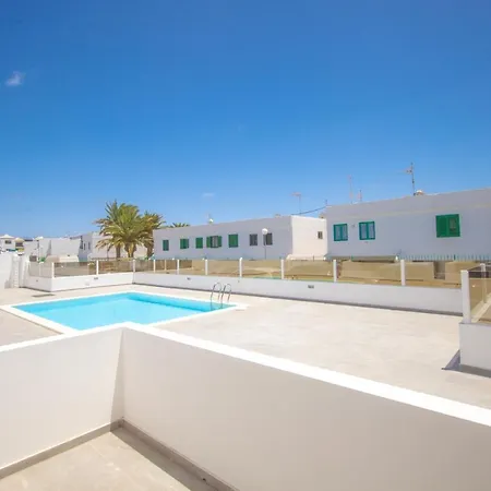 1 Rociega 35 Puerto Del Carmen Apartment *